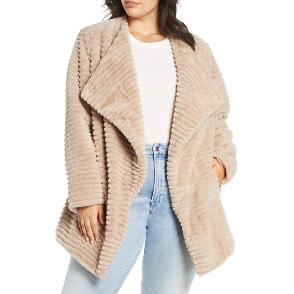 NWT BB Dakota Fab Moment Faux Fur Jacket